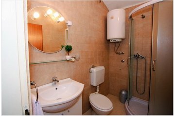 Croatia Privát Sutivan, Exterior